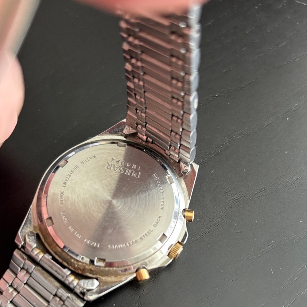 VINTAGE Pulsar Gold and Silver Chronograph Watch - Picture 3 of 4